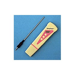 POCKET-SIZED DIGITAL THERMOMETER