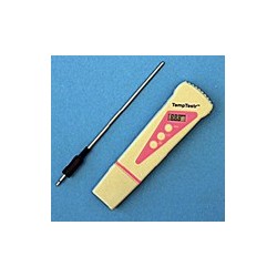 POCKET-SIZED DIGITAL THERMOMETER